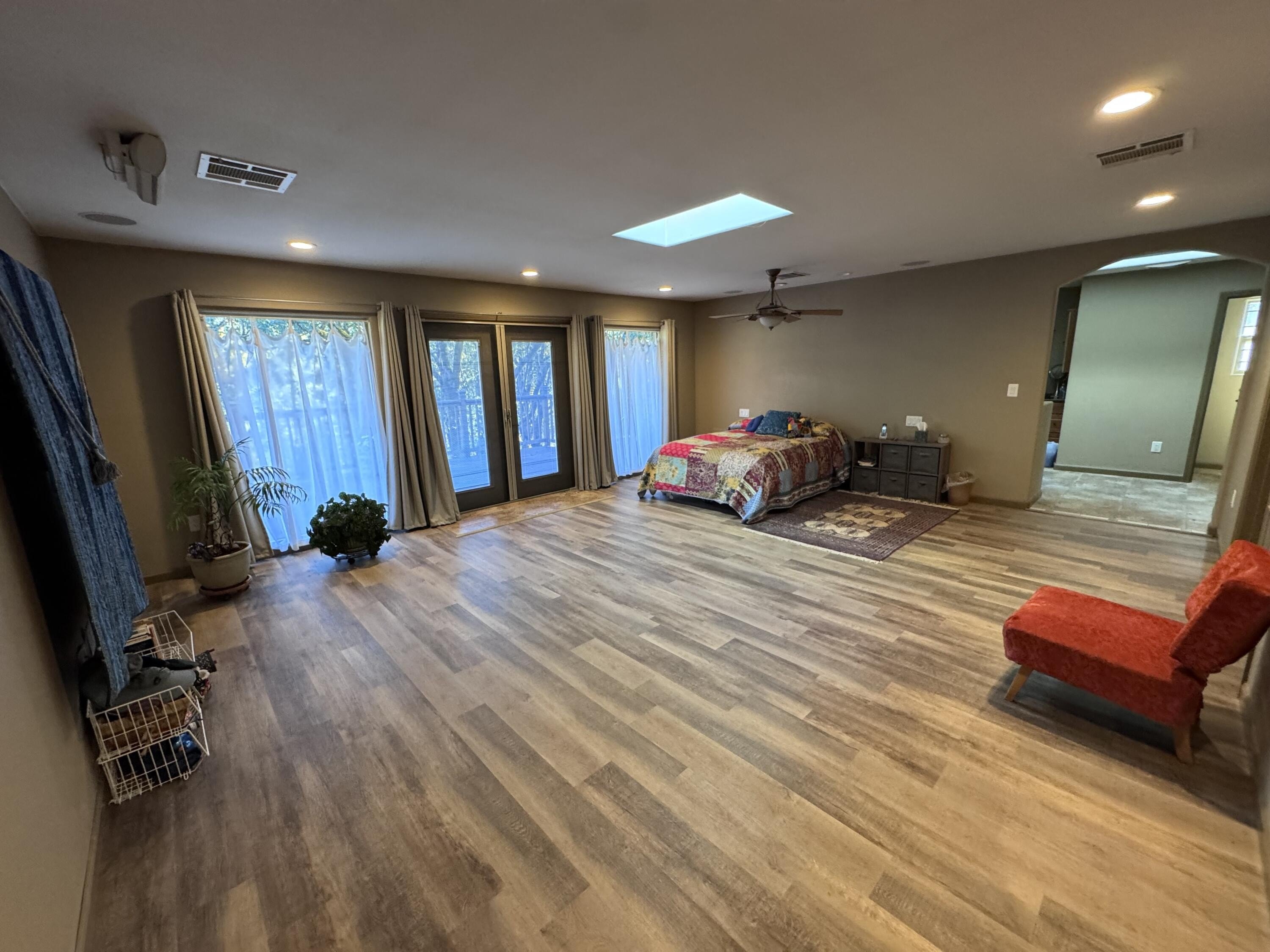 Rogue River, Oregon, 97537, United States, 3 Bedrooms Bedrooms, ,4 BathroomsBathrooms,Residential,For Sale,1982617