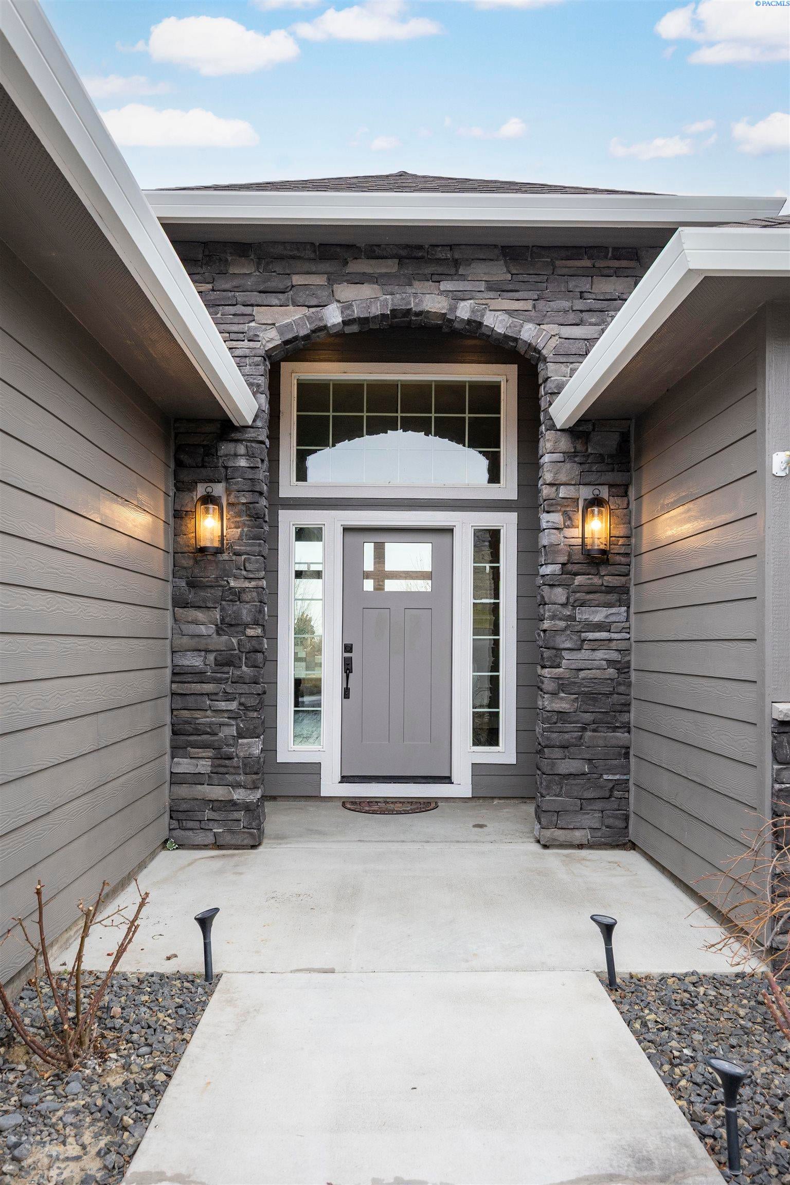 Kennewick, Washington, 99337, United States, 3 Bedrooms Bedrooms, ,1 BathroomBathrooms,Residential,For Sale,2012614