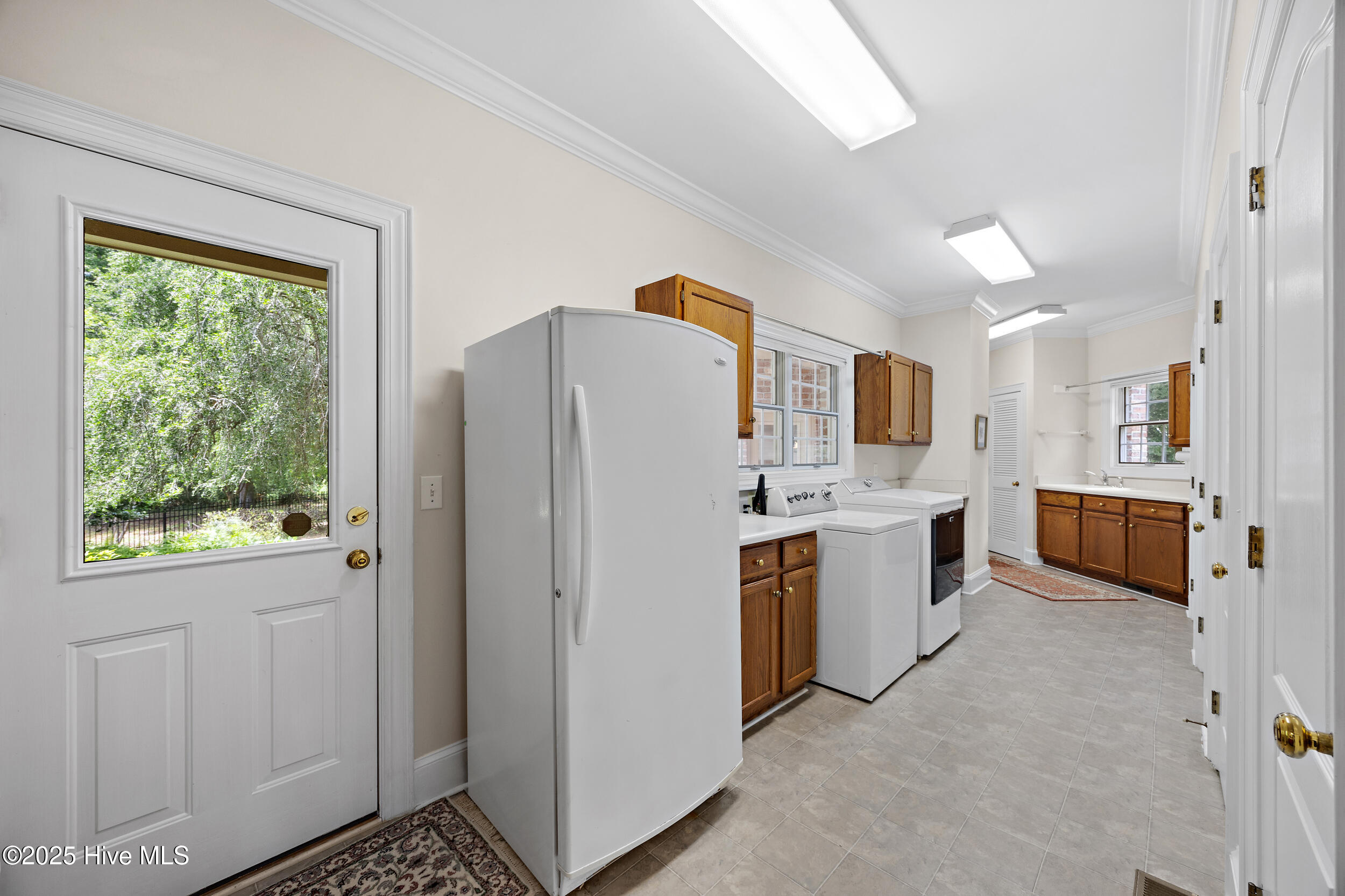 Wilmington, North Carolina, 28405, United States, 4 Bedrooms Bedrooms, ,4 BathroomsBathrooms,Residential,For Sale,1876476