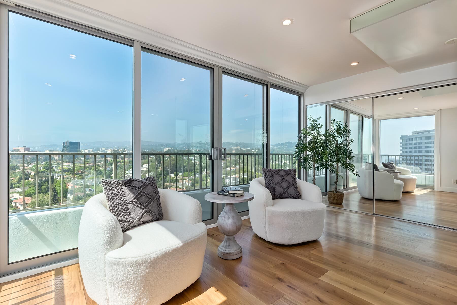  10501 Wilshire Boulevard - 物件實景