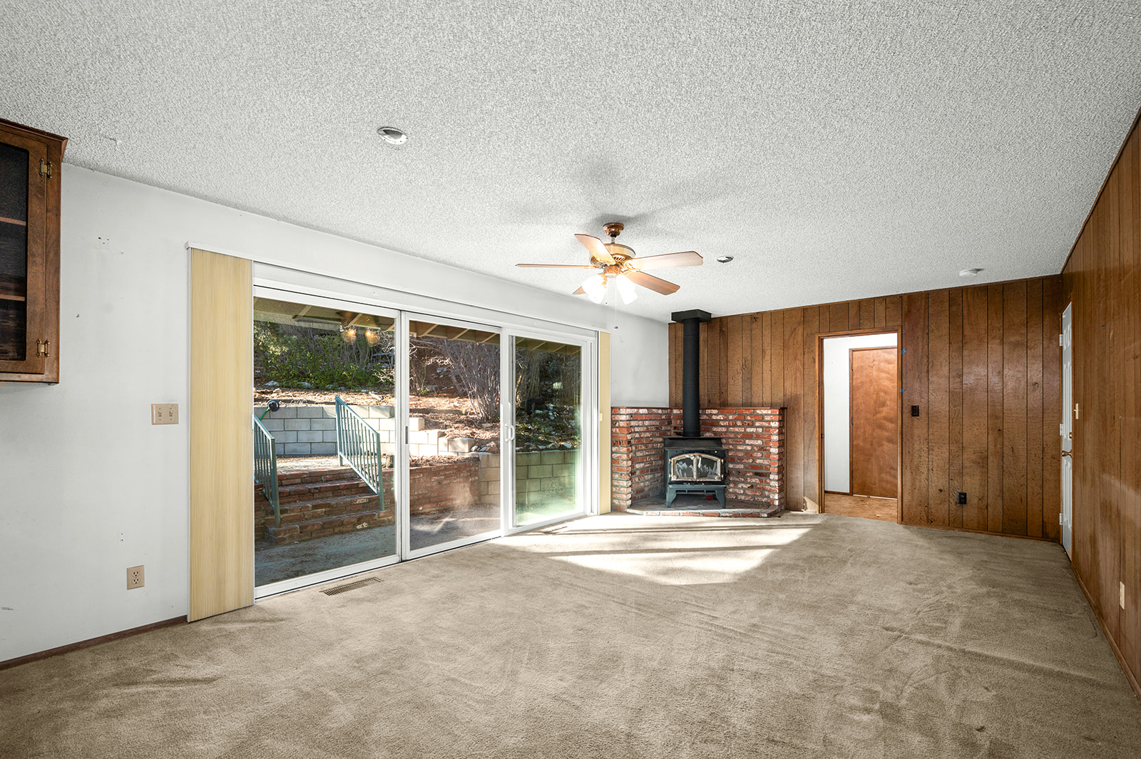 Big Bear City, California, 92314, United States, 4 Bedrooms Bedrooms, ,3 BathroomsBathrooms,Residential,For Sale,2000367