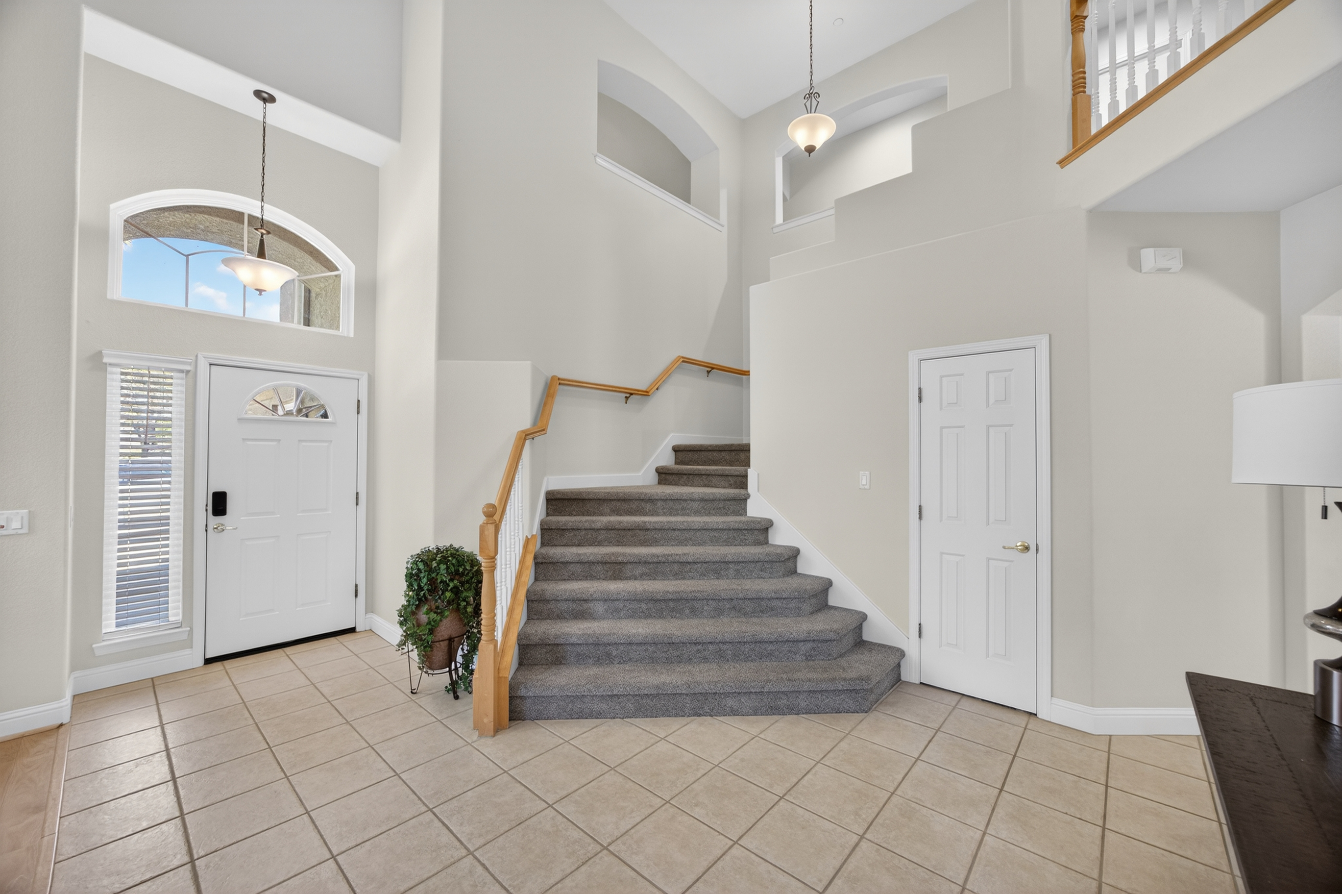  5500 Tierra Gardens Lane, Carmichael, CA 95608 - 物件實景