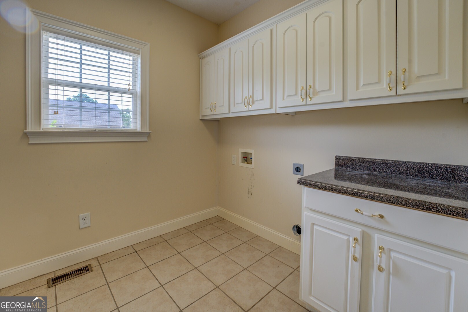 Jackson, Georgia, 30233, United States, 3 Bedrooms Bedrooms, ,3 BathroomsBathrooms,Residential,For Sale,1818668