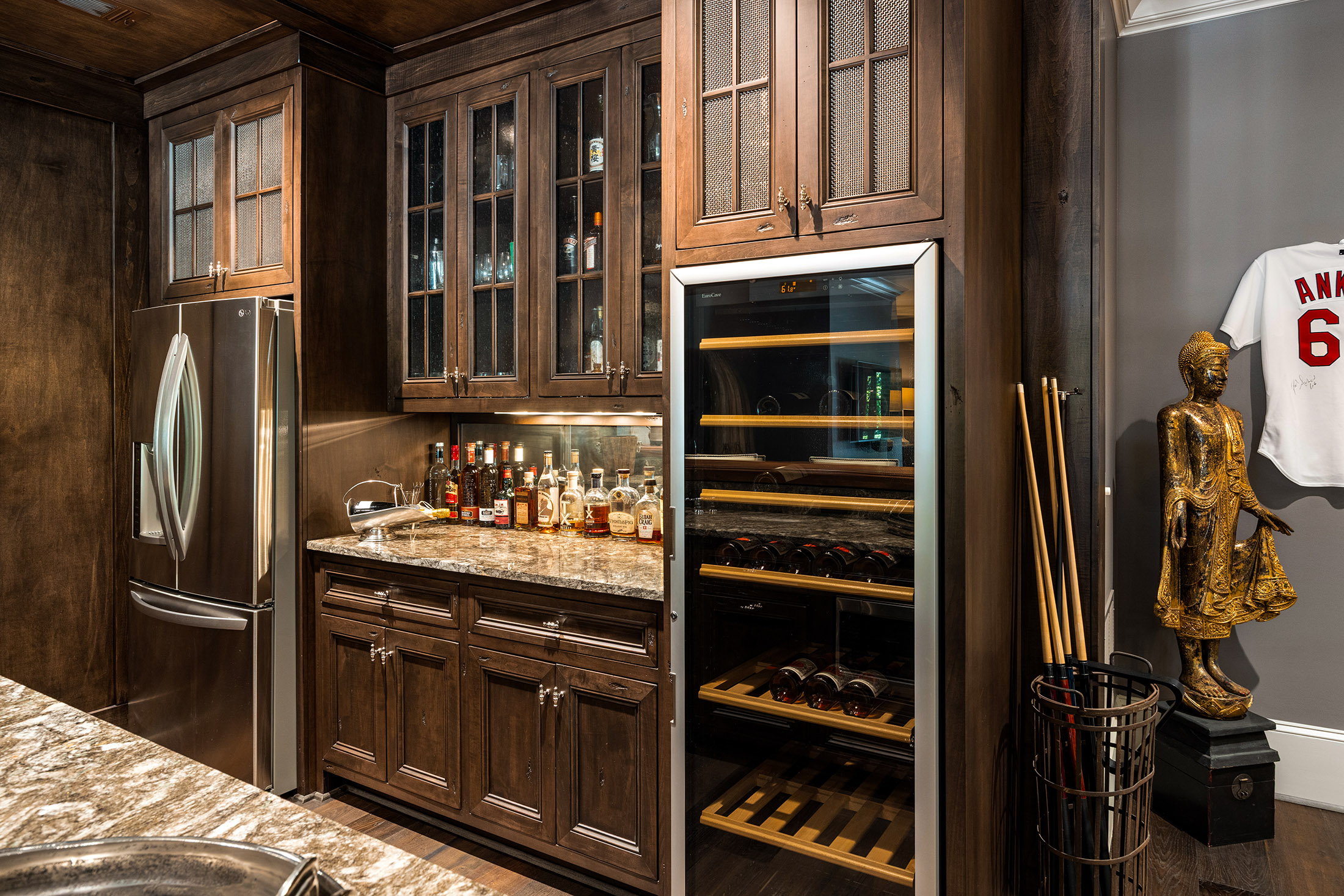  Buckhead Estate Pairs Architectural Presence with Richly Layered Interiors - 物件實景