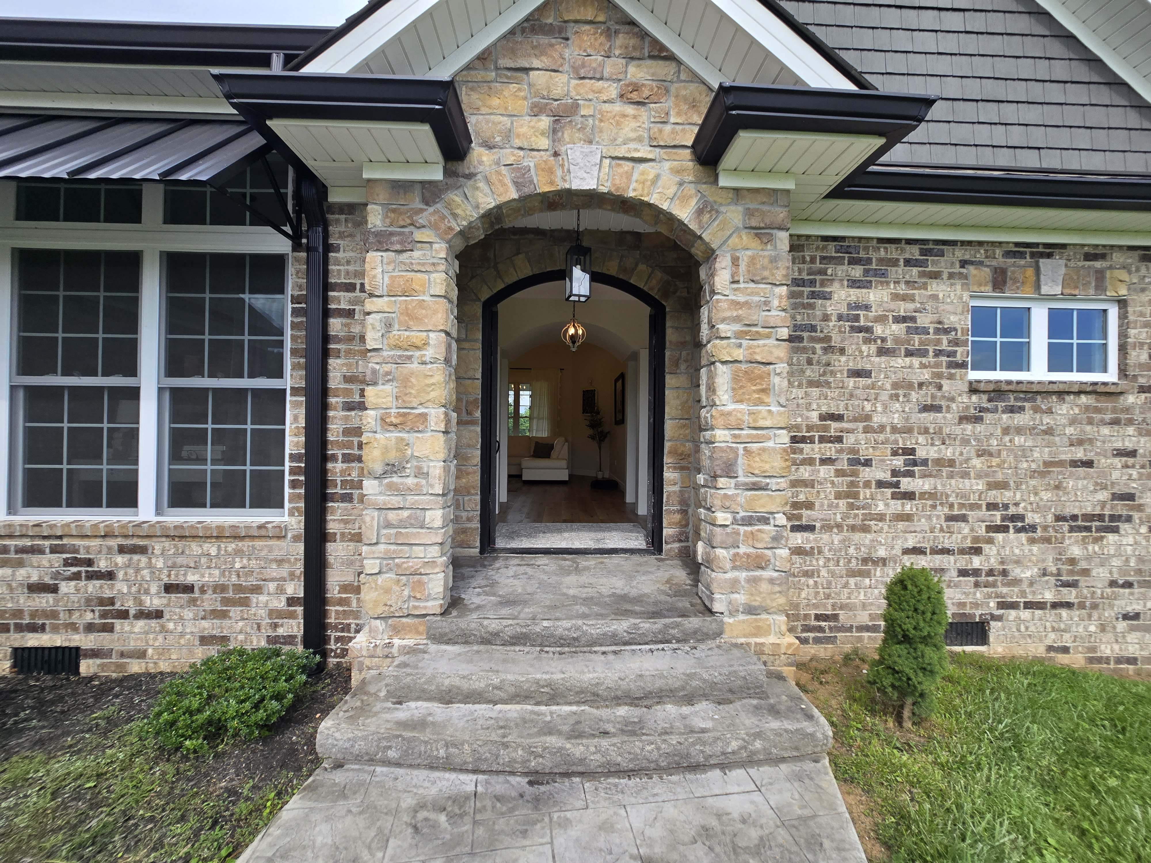 Harrogate, Tennessee, 37752, United States, 3 Bedrooms Bedrooms, ,2 BathroomsBathrooms,Residential,For Sale,1982987