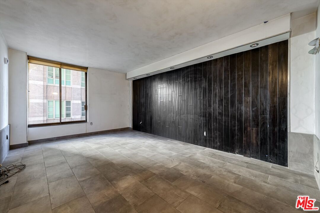 Los Angeles, California, 90024, United States, 2 Bedrooms Bedrooms, ,1 BathroomBathrooms,Residential,For Sale,1939322