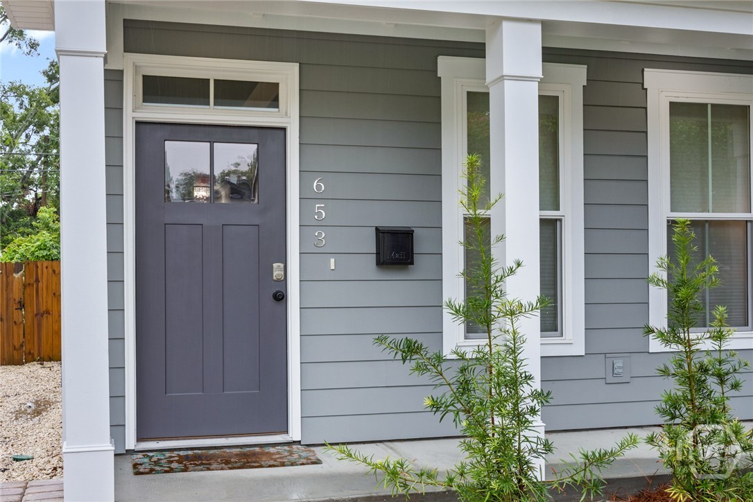 Savannah, Georgia, 31401, United States, 4 Bedrooms Bedrooms, ,3 BathroomsBathrooms,Residential,For Sale,1898819