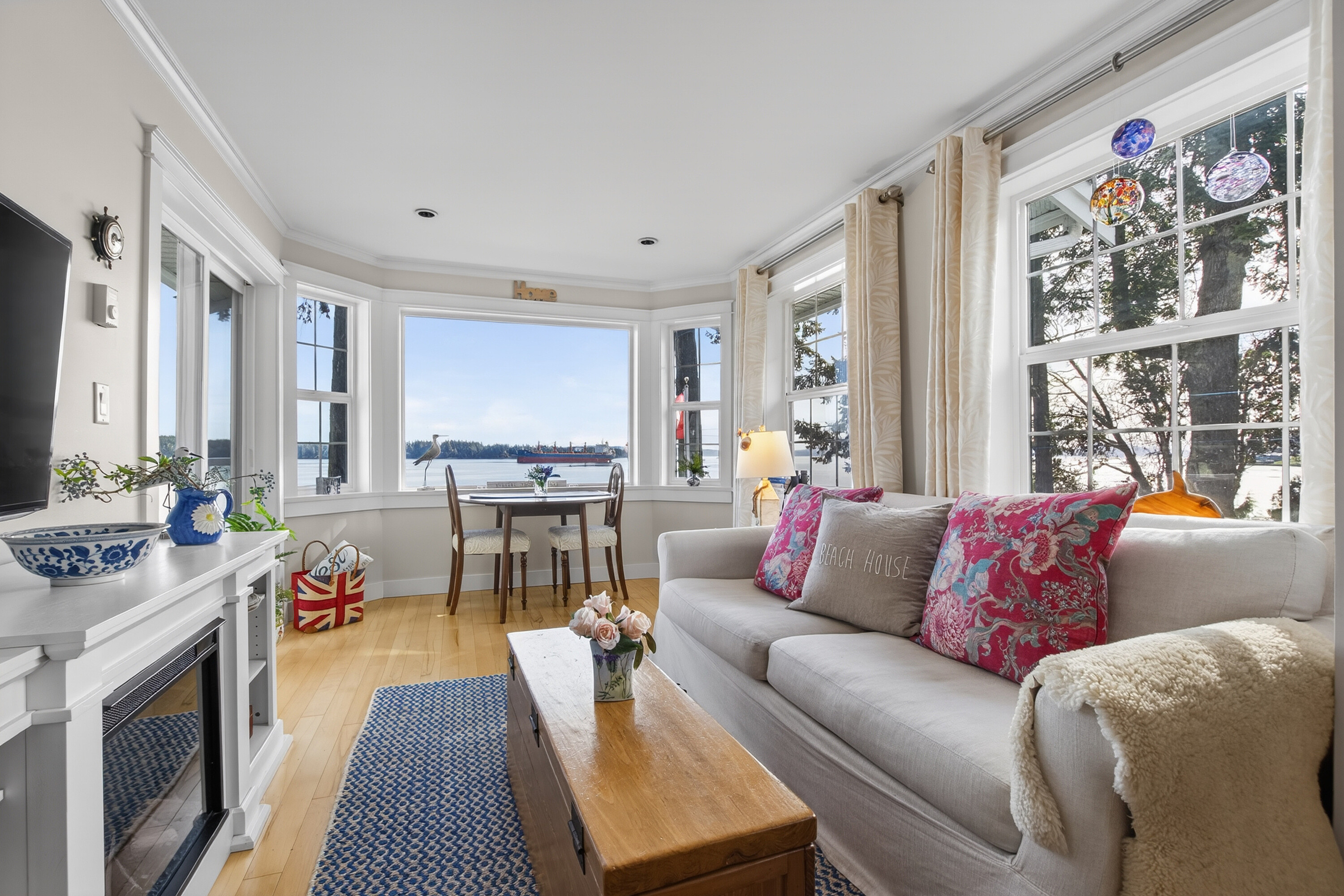  Ladysmith Bespoke Oceanfront - 物件實景