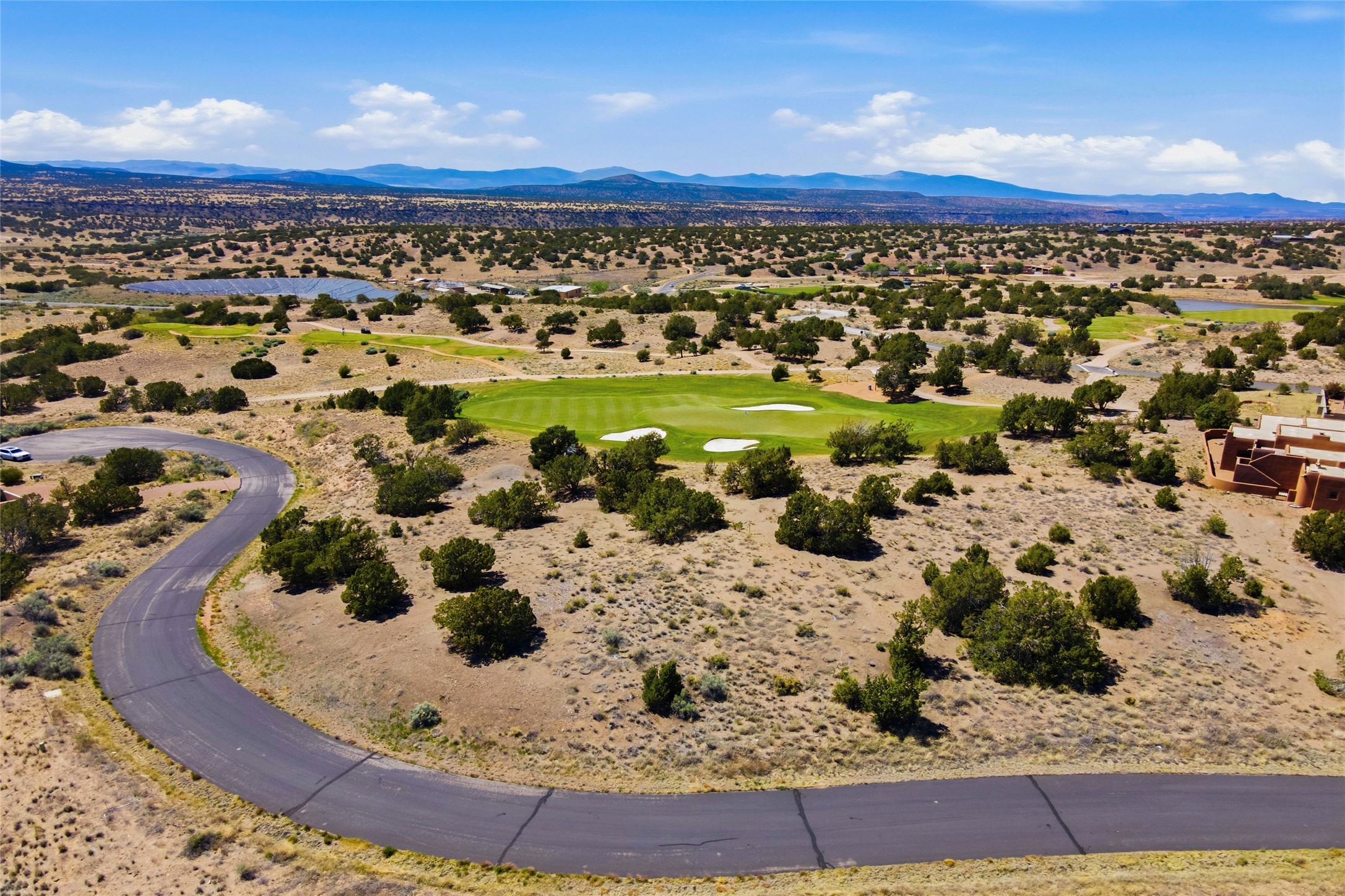  3 Plaza Velasquez Lot 44 - 物件實景