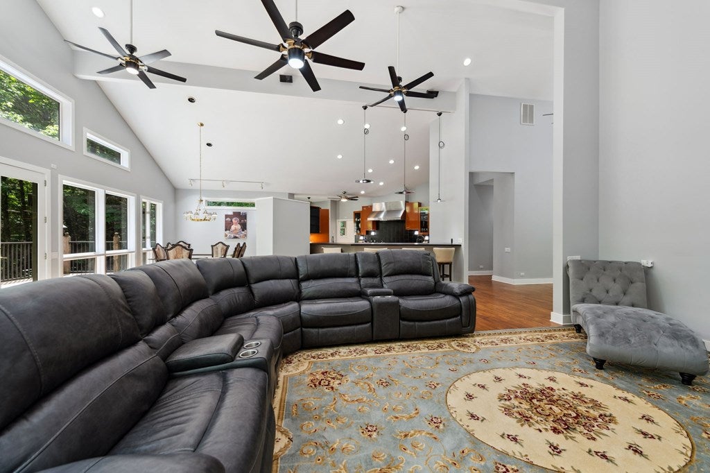 Ellijay, Georgia, 30540, United States, 5 Bedrooms Bedrooms, ,5 BathroomsBathrooms,Residential,For Sale,1868155