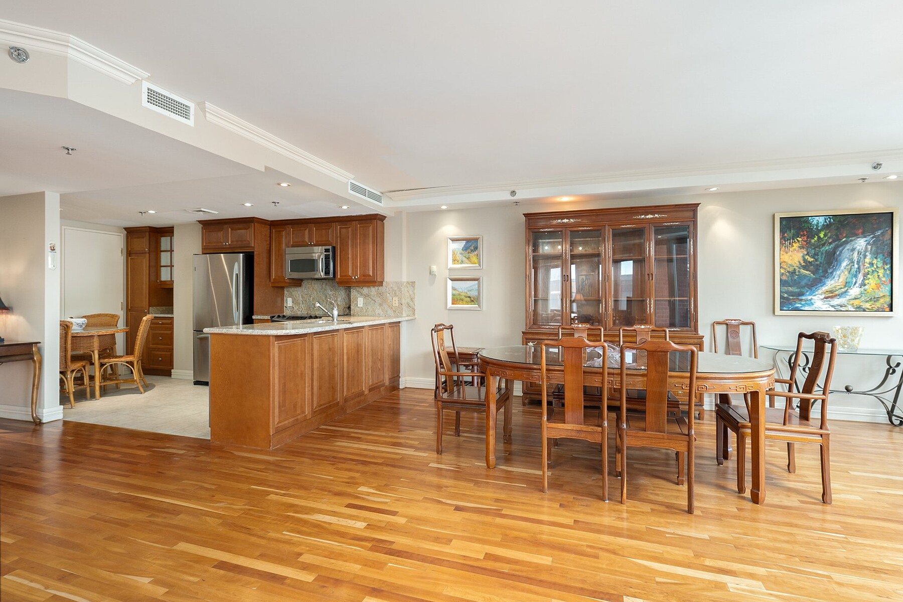 Luxurious Expansive Condo - 物件實景