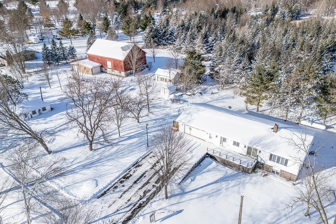 New London, Wisconsin, 54961-8021, United States, 4 Bedrooms Bedrooms, ,2 BathroomsBathrooms,Residential,For Sale,2008203