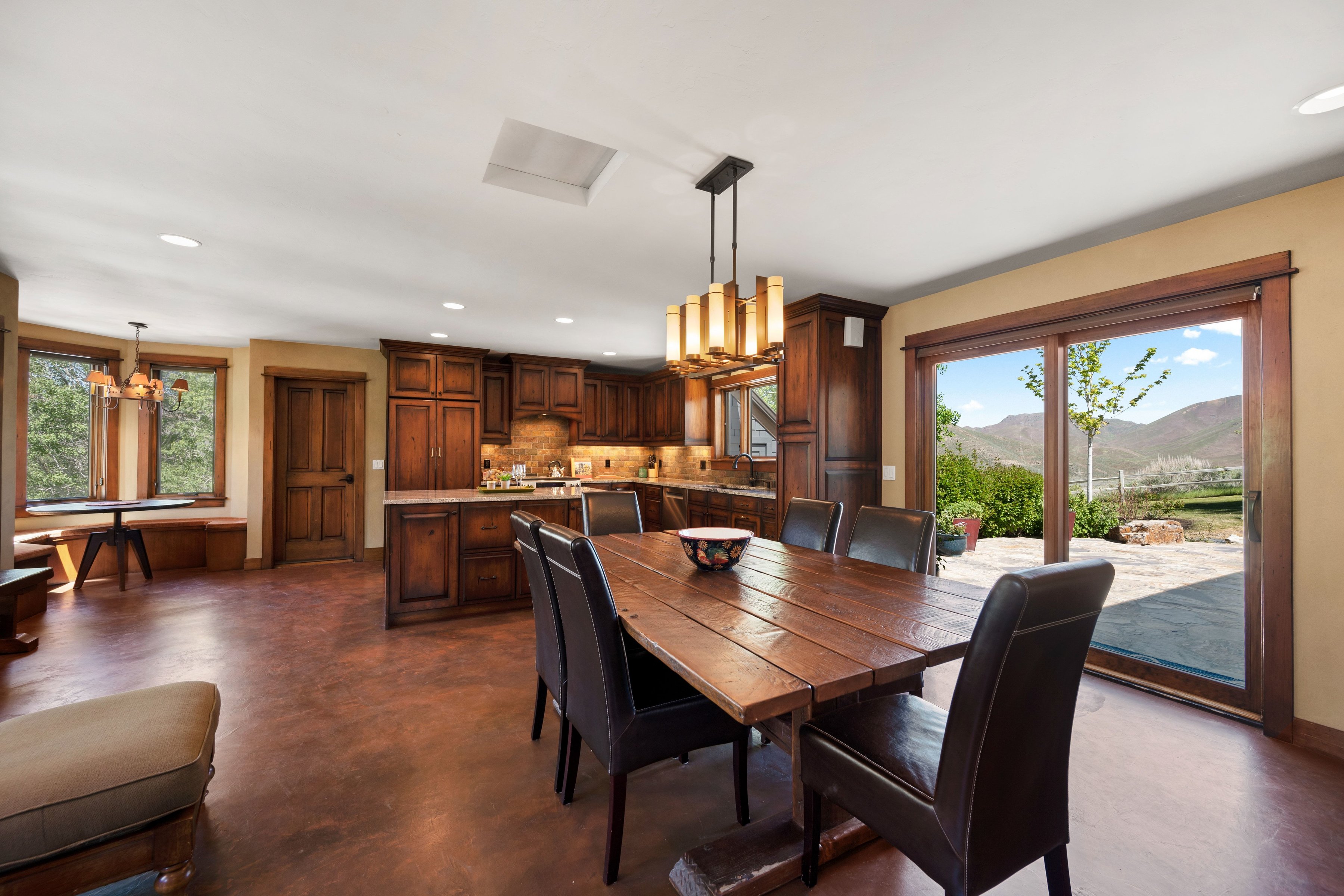  Canyon View Home on 5+ Acres with Pickleball Court - 物件實景