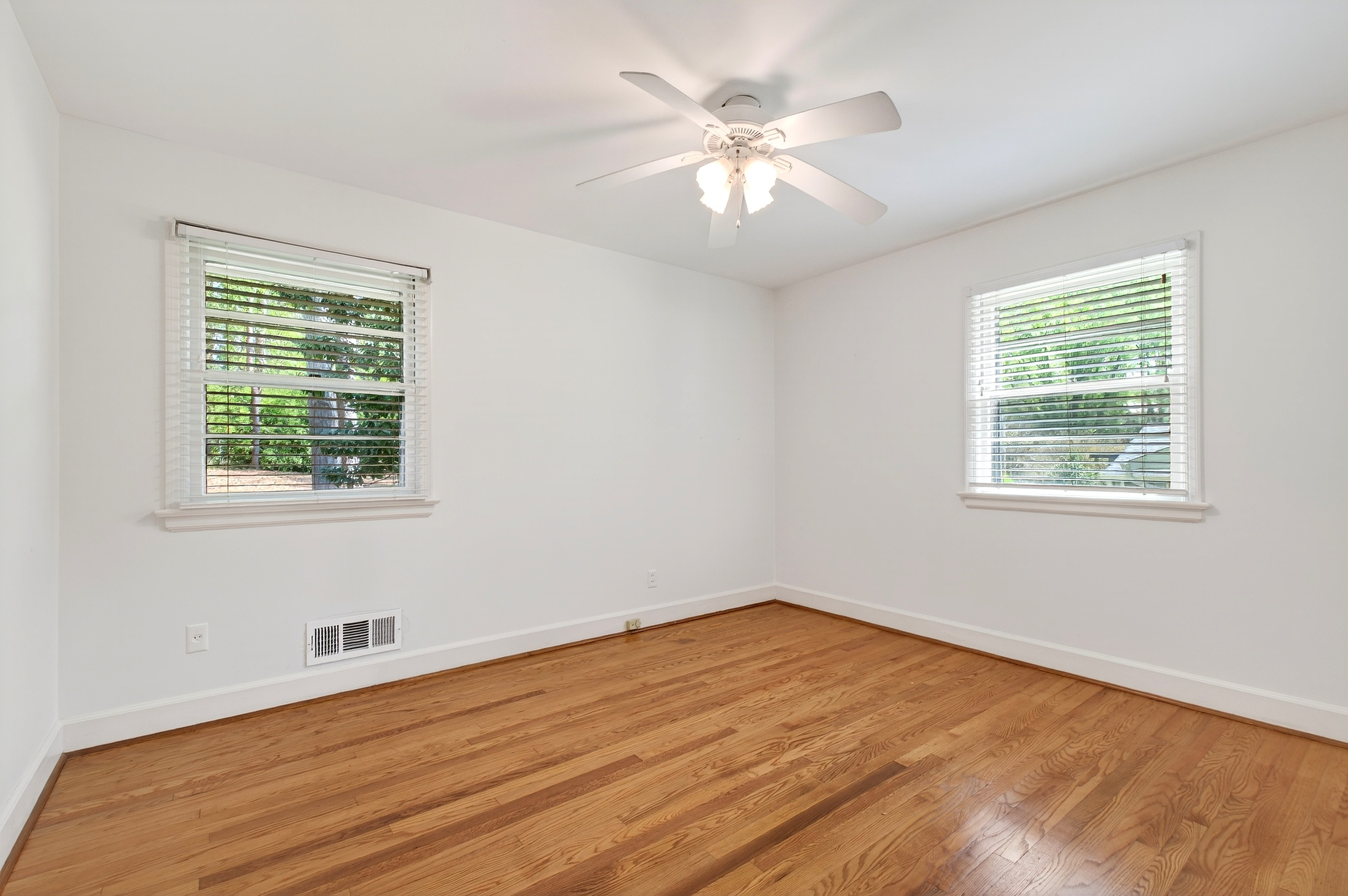  908 Brookwood Drive, Raleigh, NC, 27607 - 物件實景