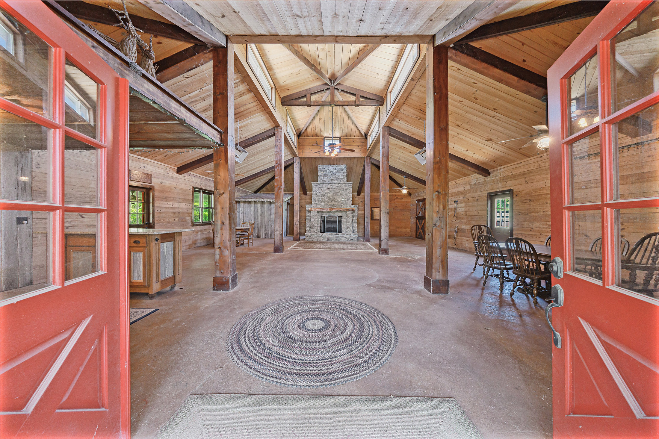  Exceptional Equestrian Estate: A Rare Blend of Luxury, Functionality, and Charm - 物件實景