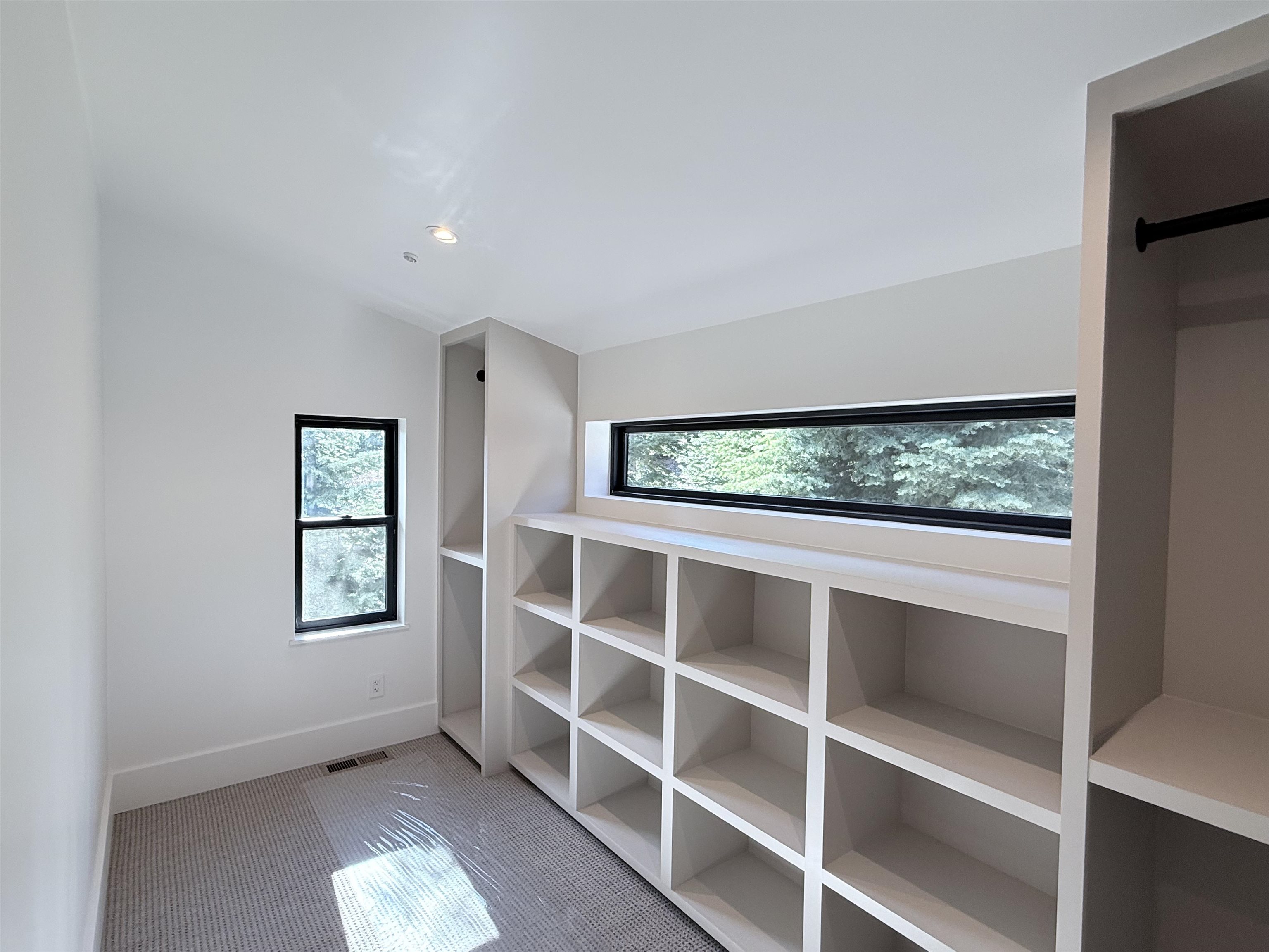 Truckee, California, 96161, United States, 5 Bedrooms Bedrooms, ,5 BathroomsBathrooms,Residential,For Sale,1992888