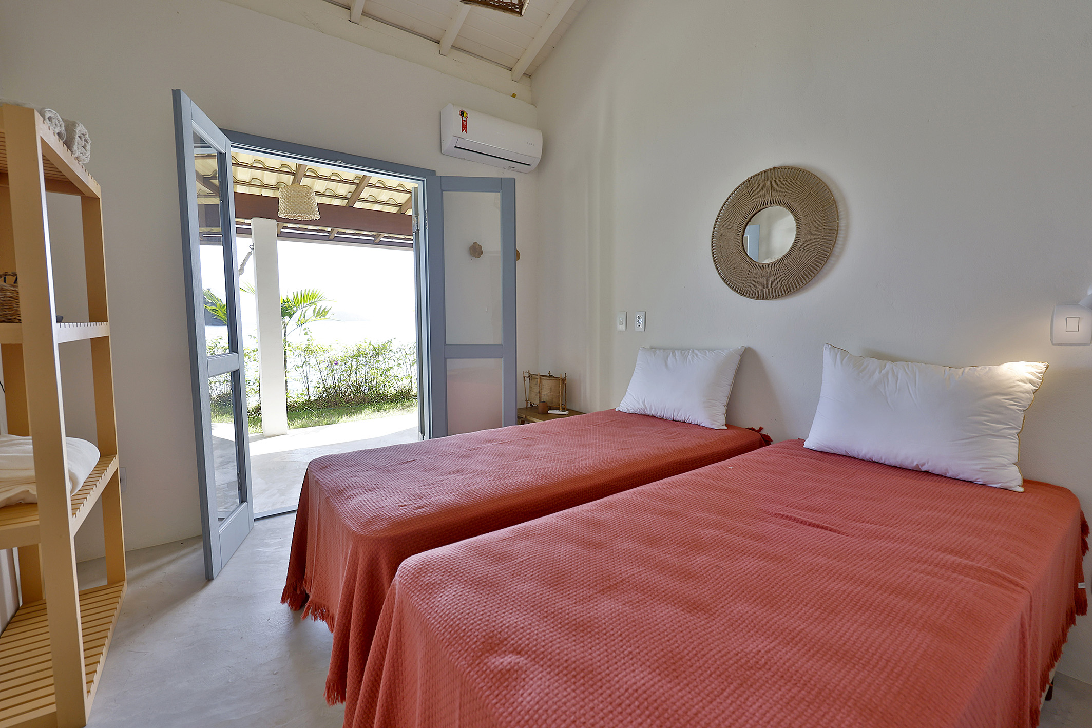  Beachfront house with a swimming pool and a gym - 物件實景