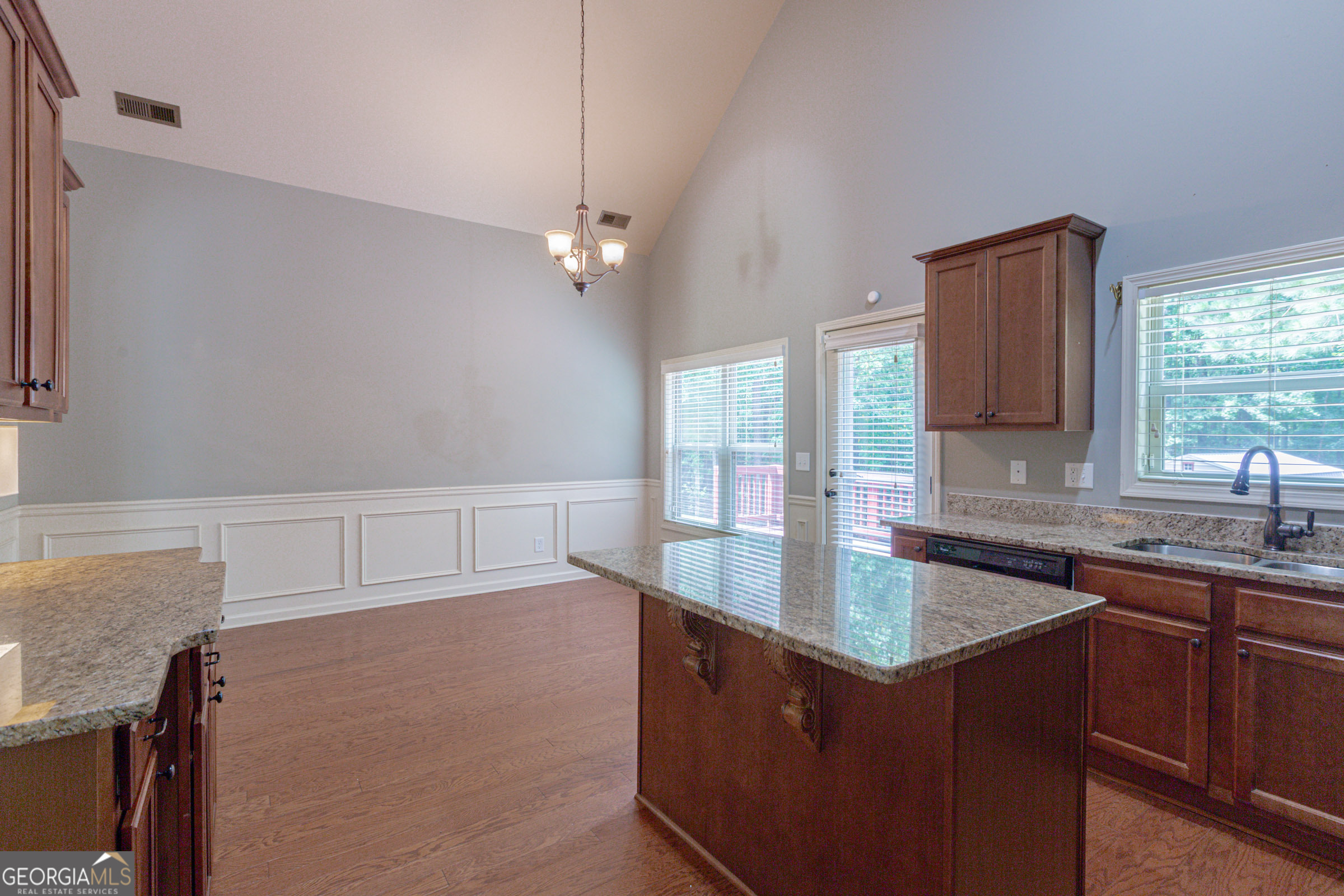 Senoia, Georgia, 30276, United States, 4 Bedrooms Bedrooms, ,3 BathroomsBathrooms,Residential,For Sale,1970203