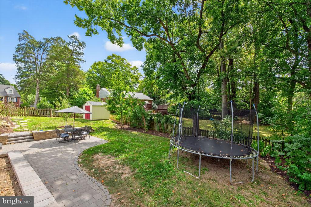 Arlington, Virginia, 22213, United States, 5 Bedrooms Bedrooms, ,5 BathroomsBathrooms,Residential,For Sale,1982488