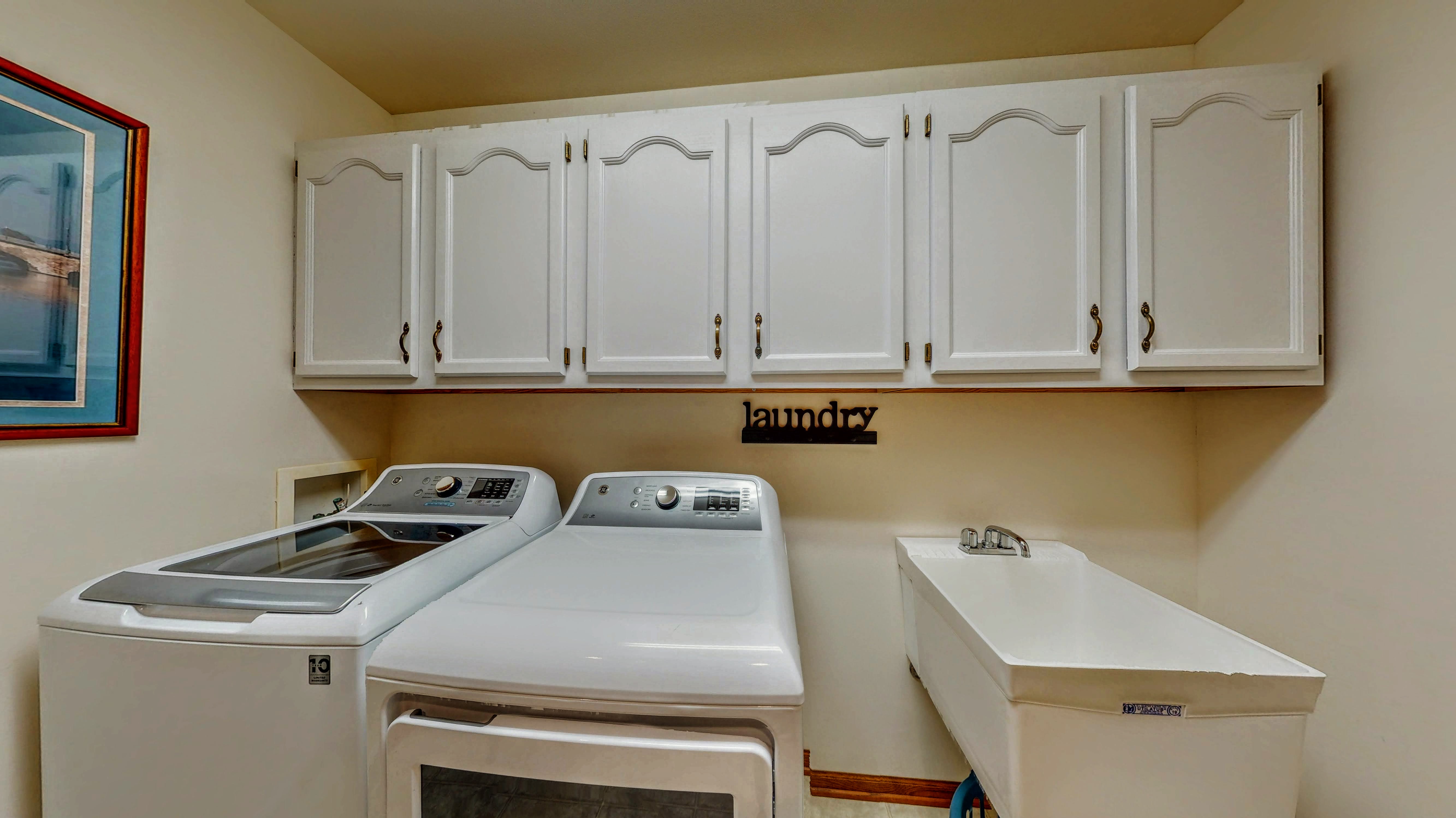 Koshkonong, Wisconsin, 53538, United States, 4 Bedrooms Bedrooms, ,4 BathroomsBathrooms,Residential,For Sale,1982148