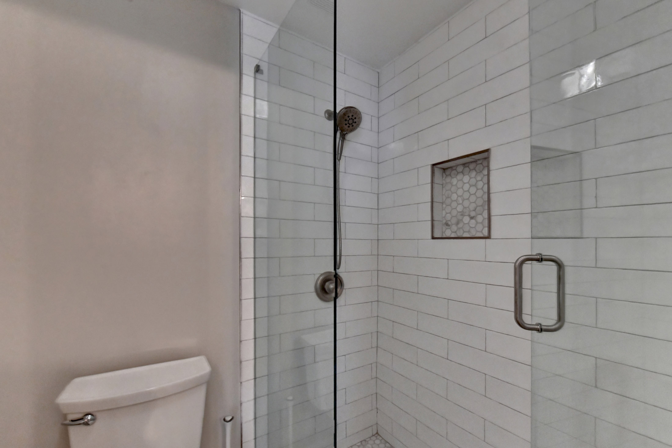 Stunning, Fully Renovated Glen Abbey Home Nestled in the Heart of Alpharetta - 物件實景
