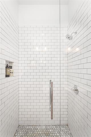 Florence, Alabama, 35630, United States, 4 Bedrooms Bedrooms, ,4 BathroomsBathrooms,Residential,For Sale,1988218