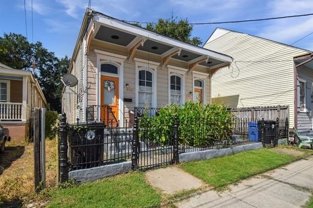 New Orleans, Louisiana, 70130, United States, ,Residential,For Sale,1981413