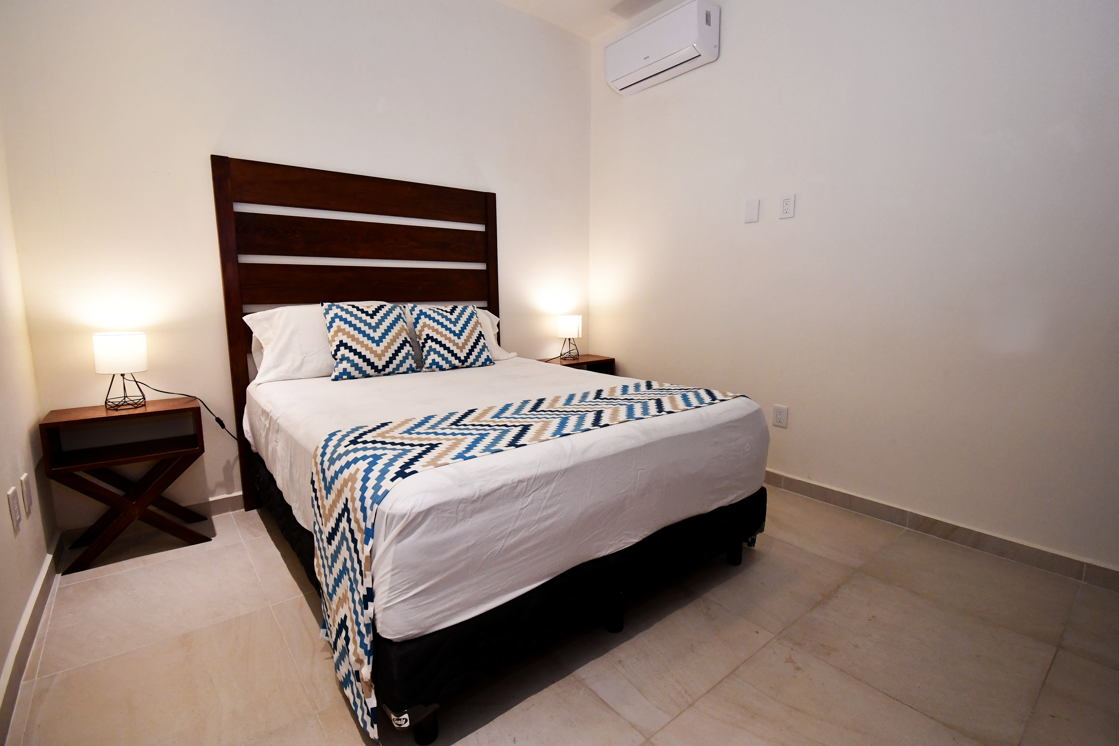  Spacious Three-Bedroom Condominium - 物件實景