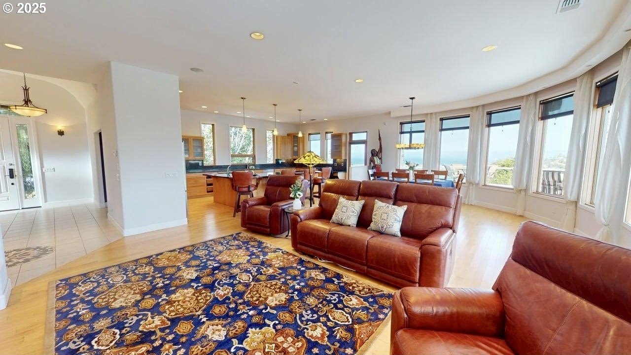 Gold Beach, Oregon, 97444, United States, 3 Bedrooms Bedrooms, ,5 BathroomsBathrooms,Residential,For Sale,1974377