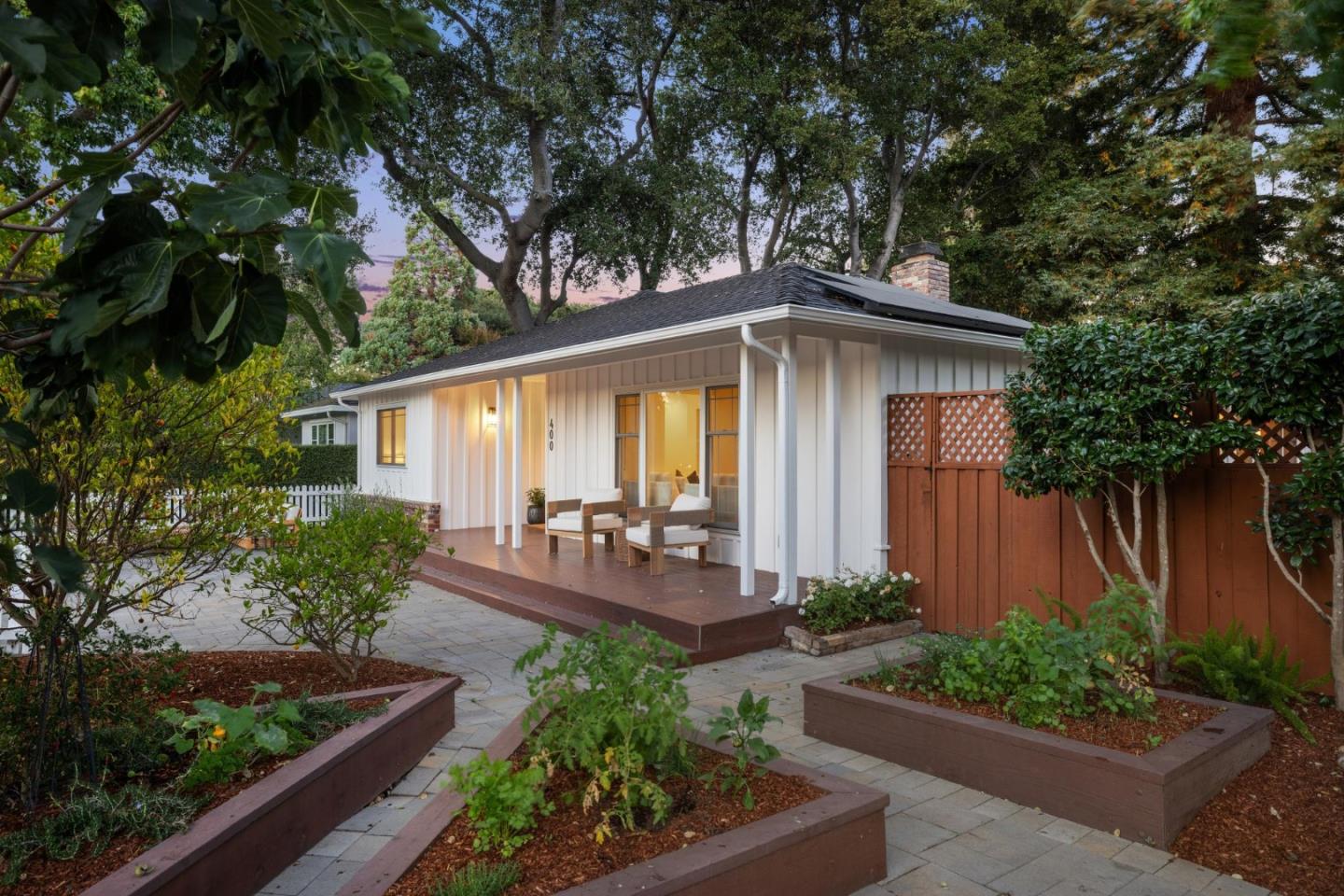 Menlo Park, California, 94025, United States, 3 Bedrooms Bedrooms, ,3 BathroomsBathrooms,Residential,For Sale,1941637