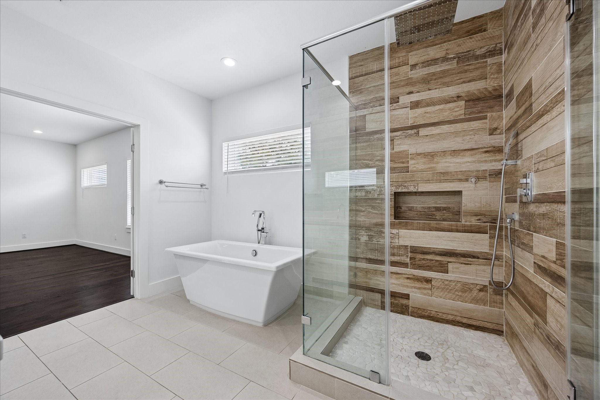  7702 Jacquelyn Oaks Road - 物件實景