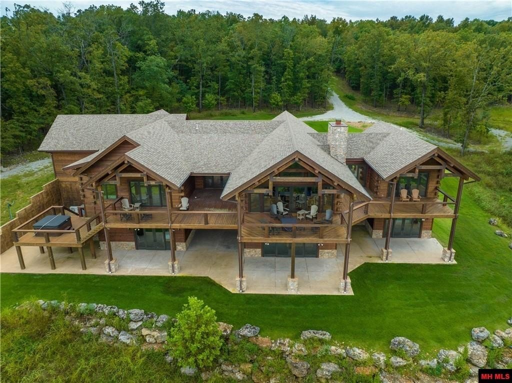 Cotter, Arkansas, 72626, United States, 4 Bedrooms Bedrooms, ,5 BathroomsBathrooms,Residential,For Sale,1976163