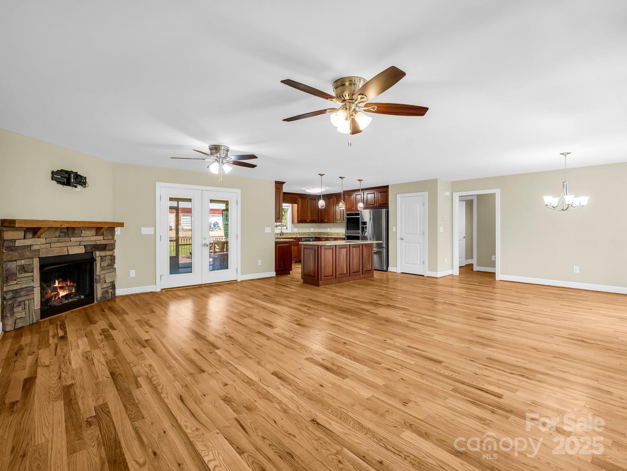 Lincolnton, North Carolina, 28092, United States, 3 Bedrooms Bedrooms, ,3 BathroomsBathrooms,Residential,For Sale,2005989