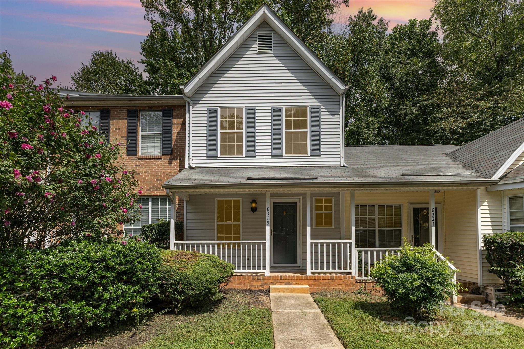 Windsor Gate Ln, Charlotte, NC 28215