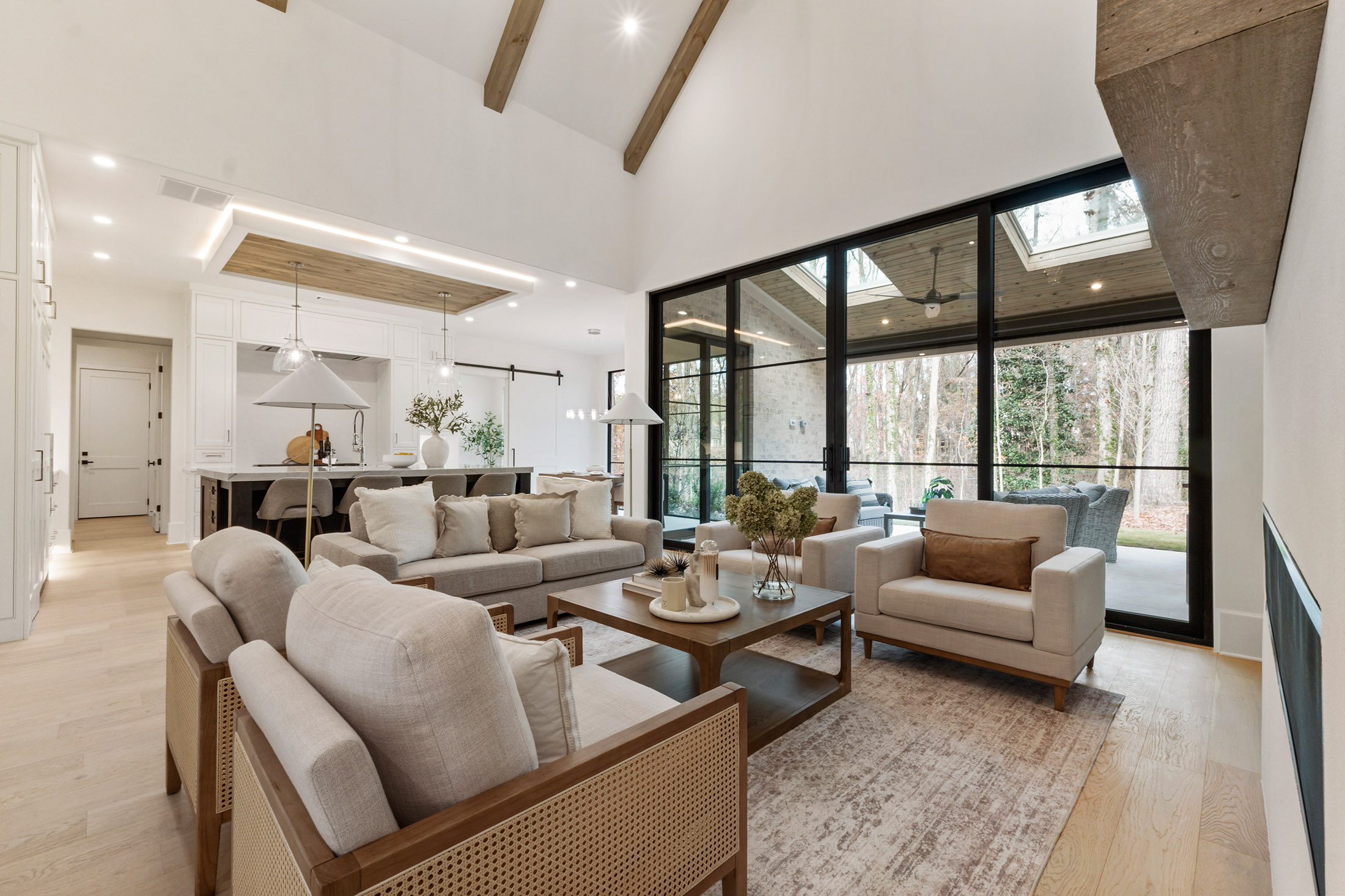  The Epitome of Alpharetta Luxury: Transitional Masterpiece in Garden District - 物件實景