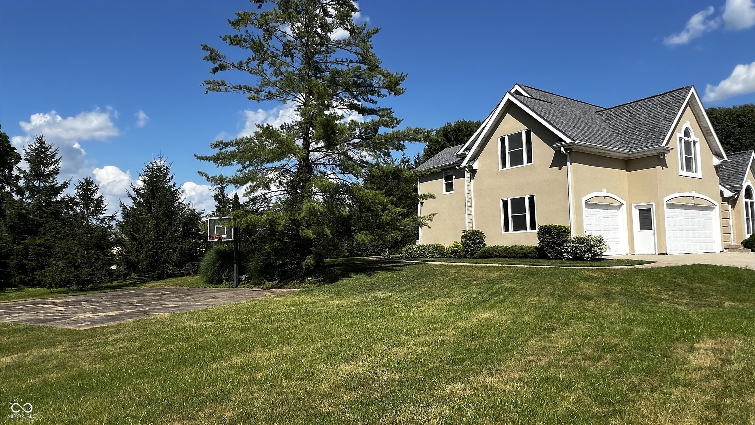 Columbus, Indiana, 47201, United States, 5 Bedrooms Bedrooms, ,6 BathroomsBathrooms,Residential,For Sale,1979621