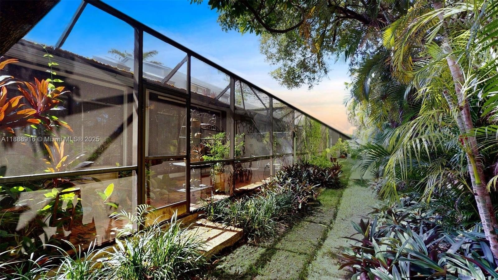 Doral, Florida, 33178, United States, 2 Bedrooms Bedrooms, ,2 BathroomsBathrooms,Residential,For Sale,1975384