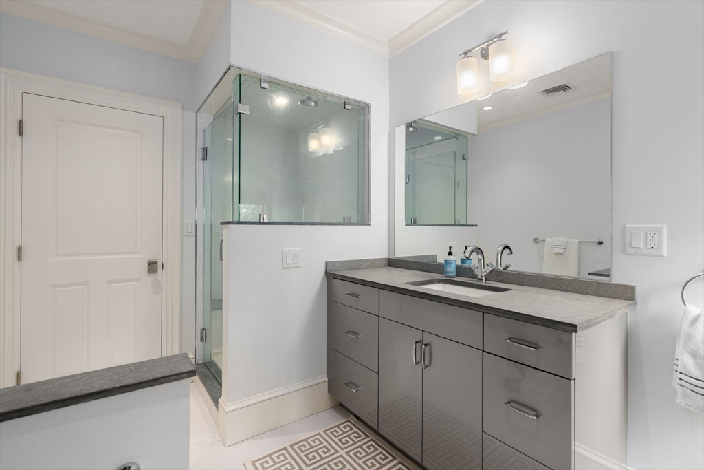 Cambridge, Massachusetts, 02140, United States, 4 Bedrooms Bedrooms, ,4 BathroomsBathrooms,Residential,For Sale,1947050