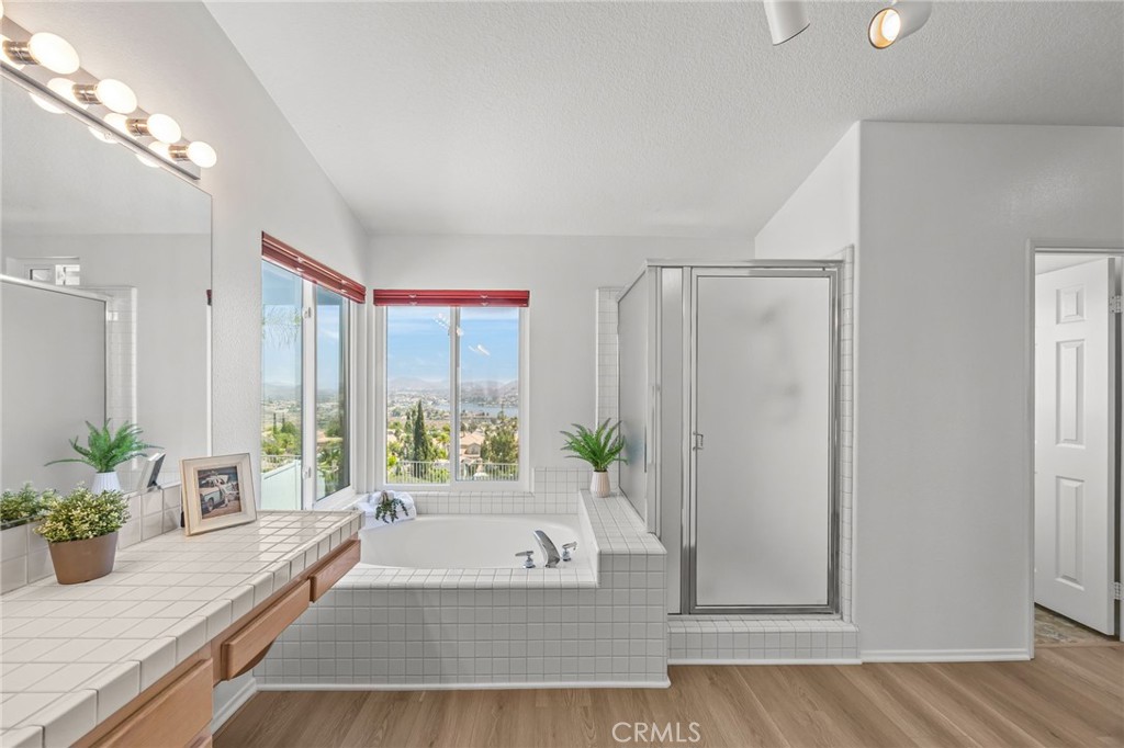 Lake Elsinore, California, 92532, United States, 4 Bedrooms Bedrooms, ,3 BathroomsBathrooms,Residential,For Sale,2048913