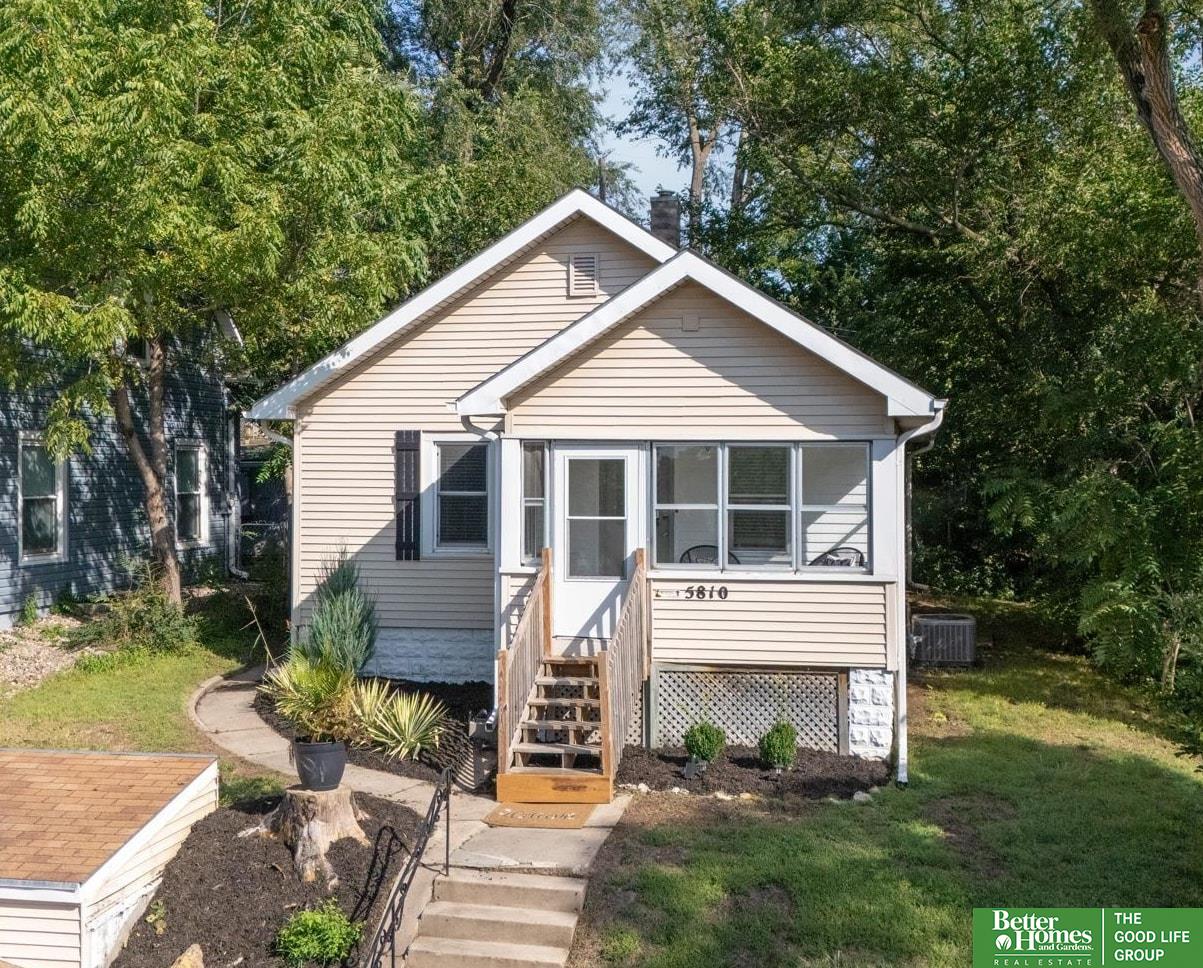 Cedar St, Omaha, NE 68106