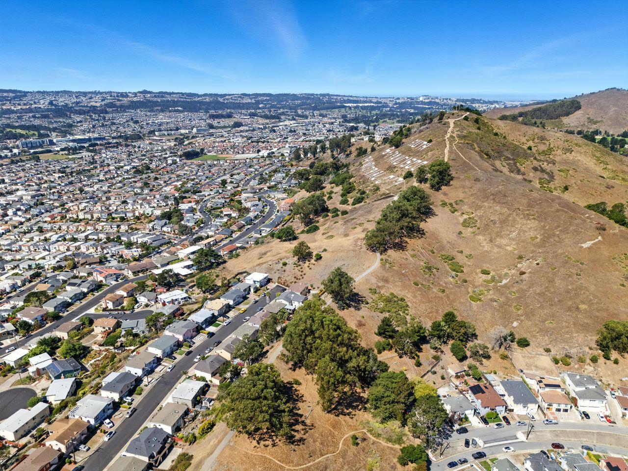 South San Francisco, California, 94080, United States, 4 Bedrooms Bedrooms, ,3 BathroomsBathrooms,Residential,For Sale,1951166