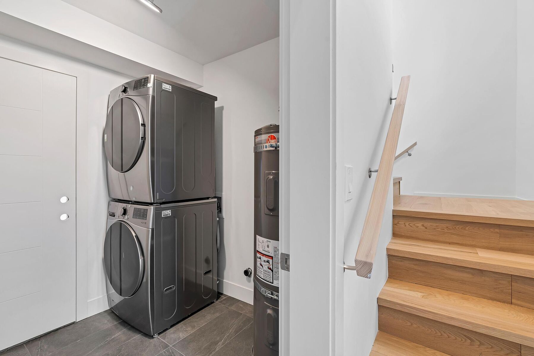  Brand New Gordon Head Townhome - 物件實景
