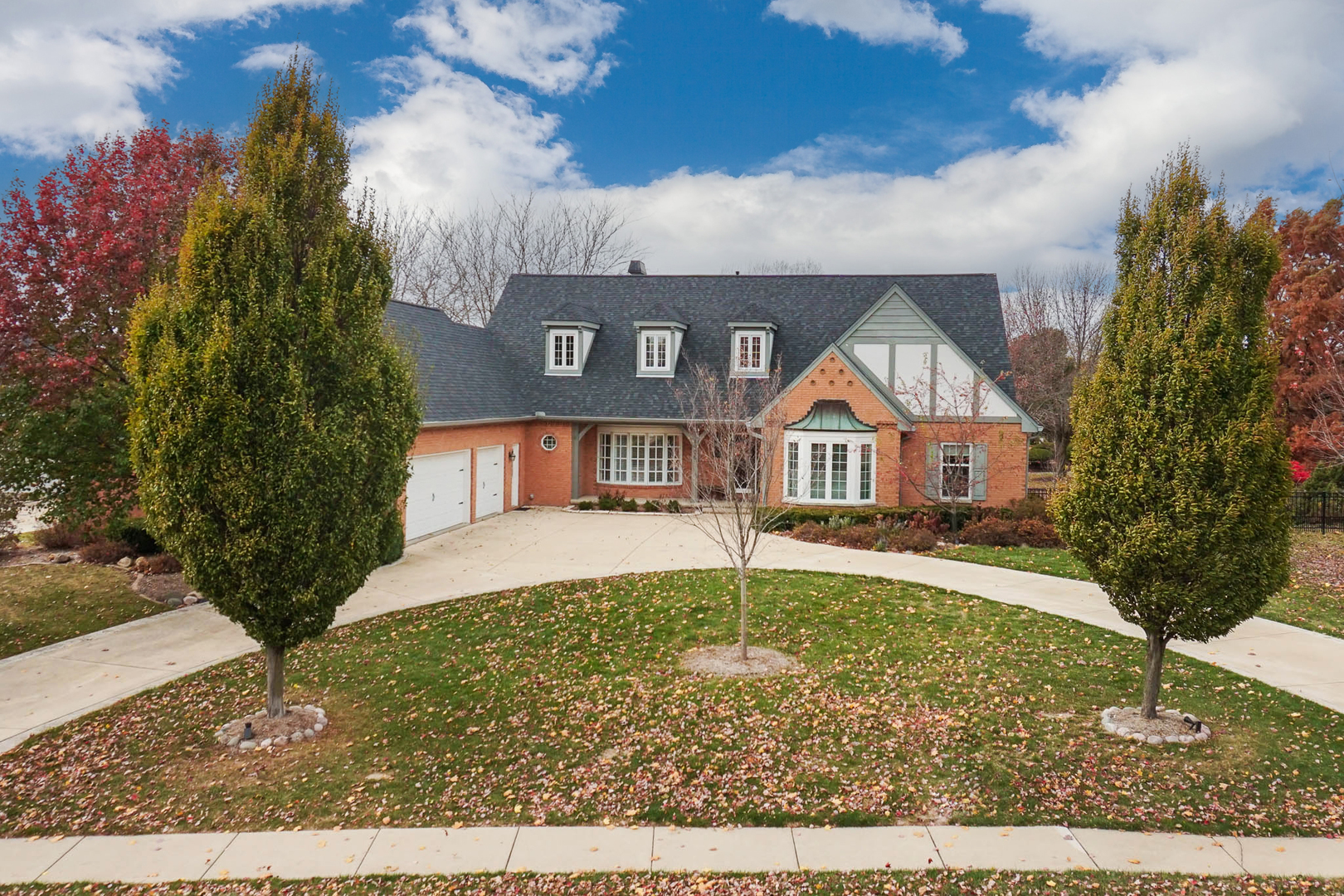 Bloomington, Illinois, 61704, United States, 5 Bedrooms Bedrooms, ,4 BathroomsBathrooms,Residential,For Sale,1991973