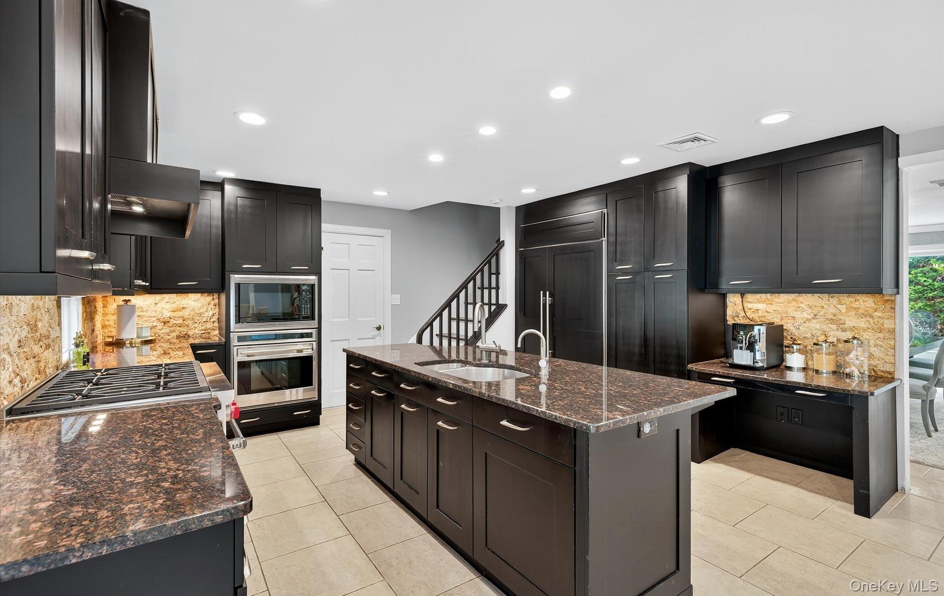 Woodbury, New York, 11797, United States, 5 Bedrooms Bedrooms, ,6 BathroomsBathrooms,Residential,For Sale,1918098