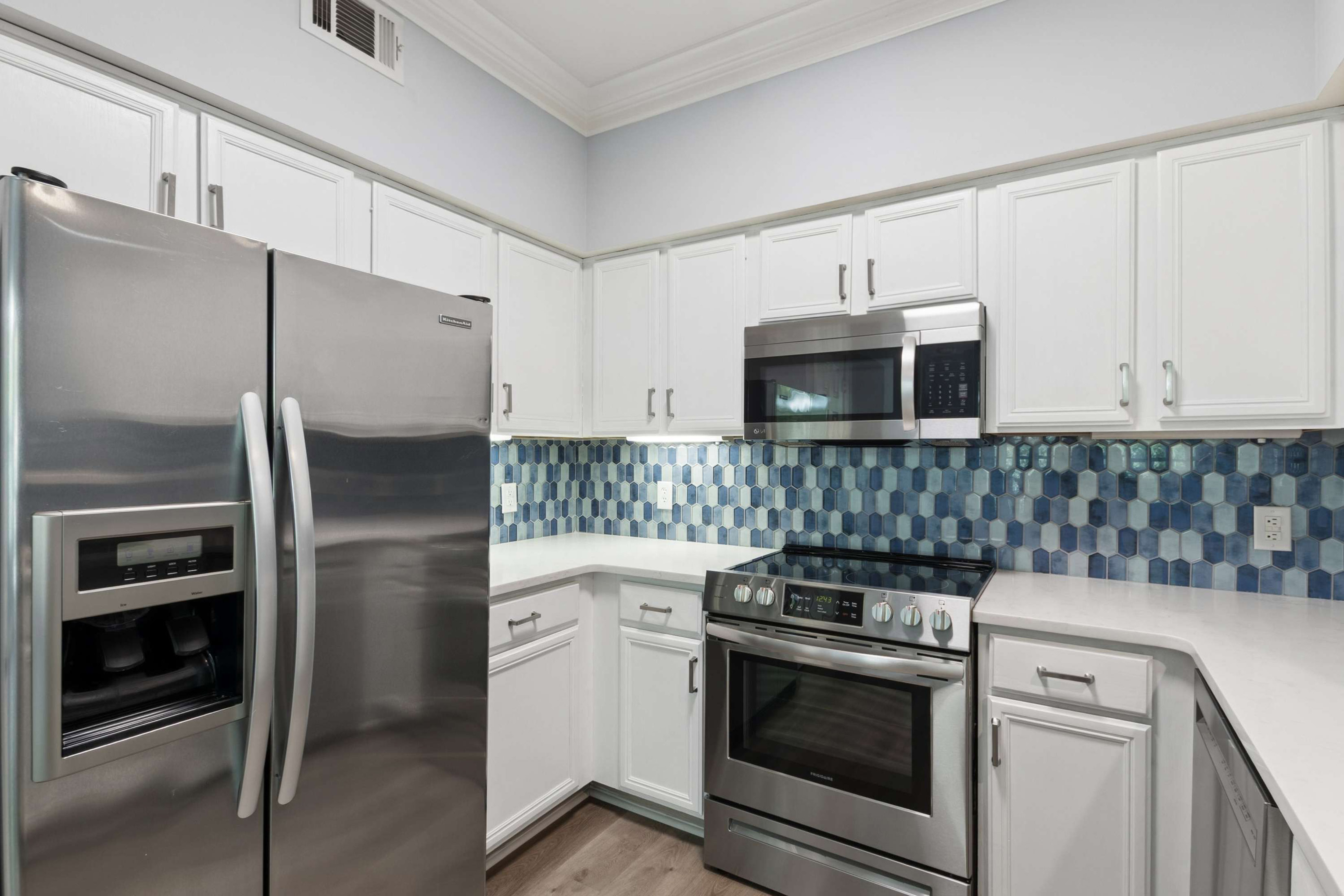  Renovated Condo Combines Comfort, Privacy and Intown Convenience - 物件實景