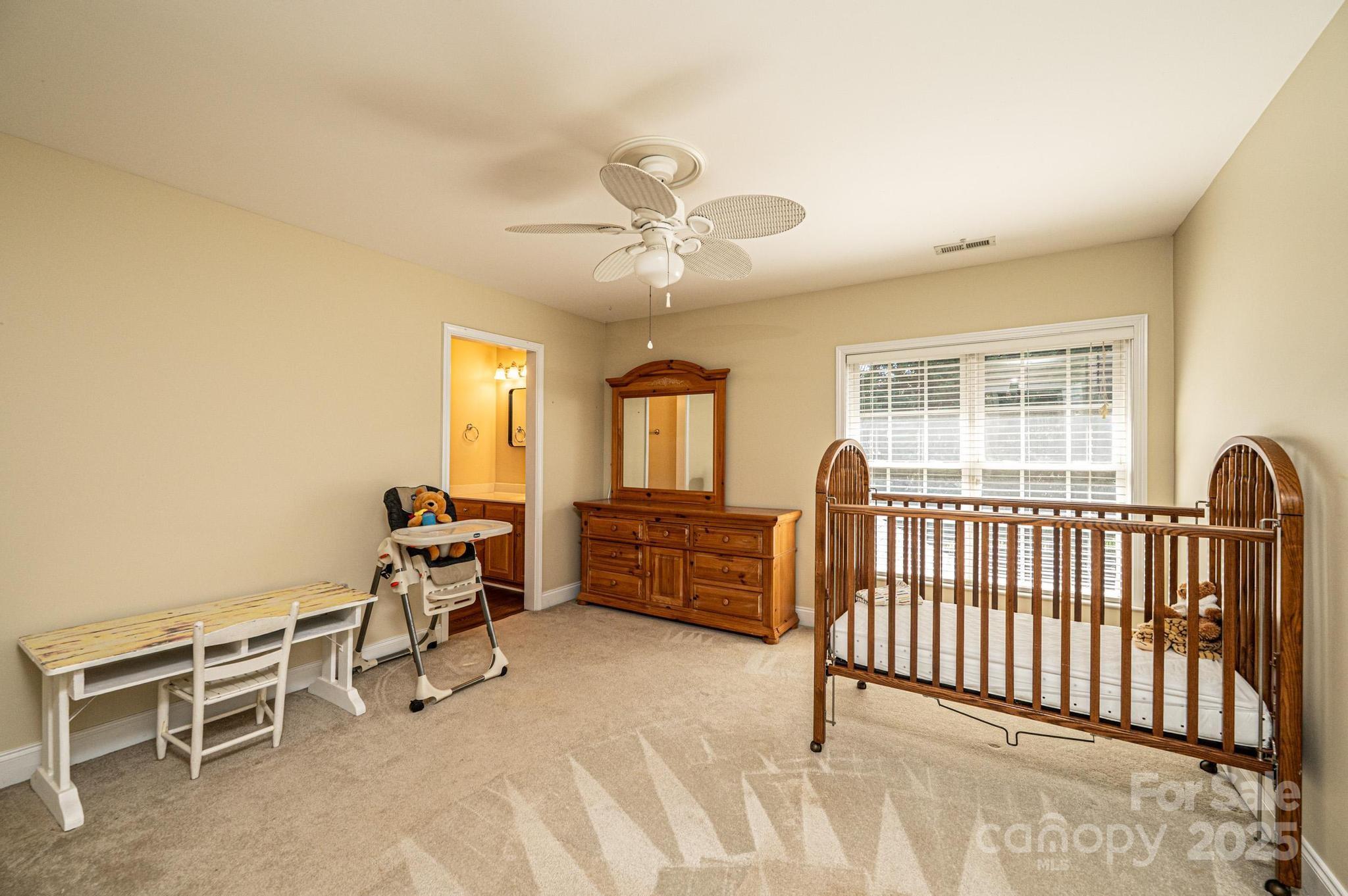 Hickory, North Carolina, 28601, United States, 5 Bedrooms Bedrooms, ,5 BathroomsBathrooms,Residential,For Sale,1758743