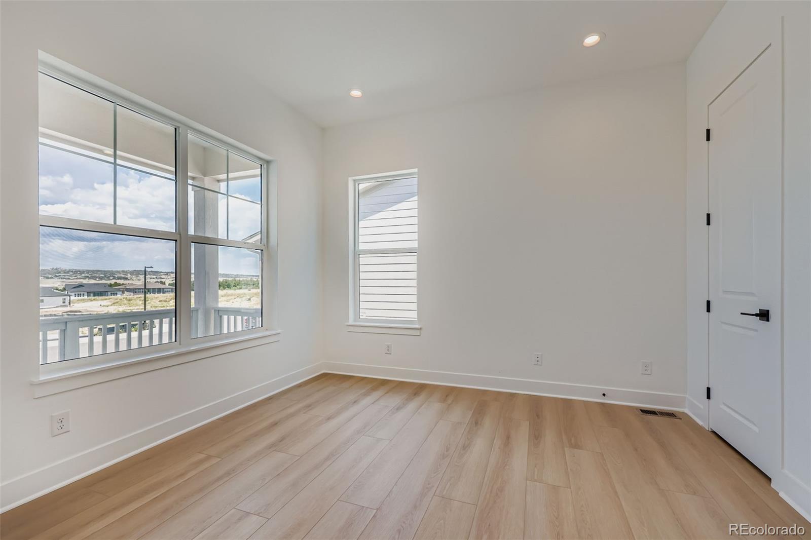 Castle Rock, Colorado, 80104, United States, 2 Bedrooms Bedrooms, ,3 BathroomsBathrooms,Residential,For Sale,1828537
