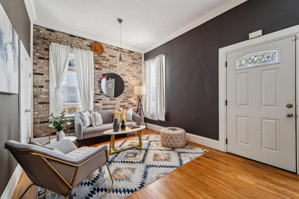 San Francisco, California, 94134, United States, 3 Bedrooms Bedrooms, ,2 BathroomsBathrooms,Residential,For Sale,1943072