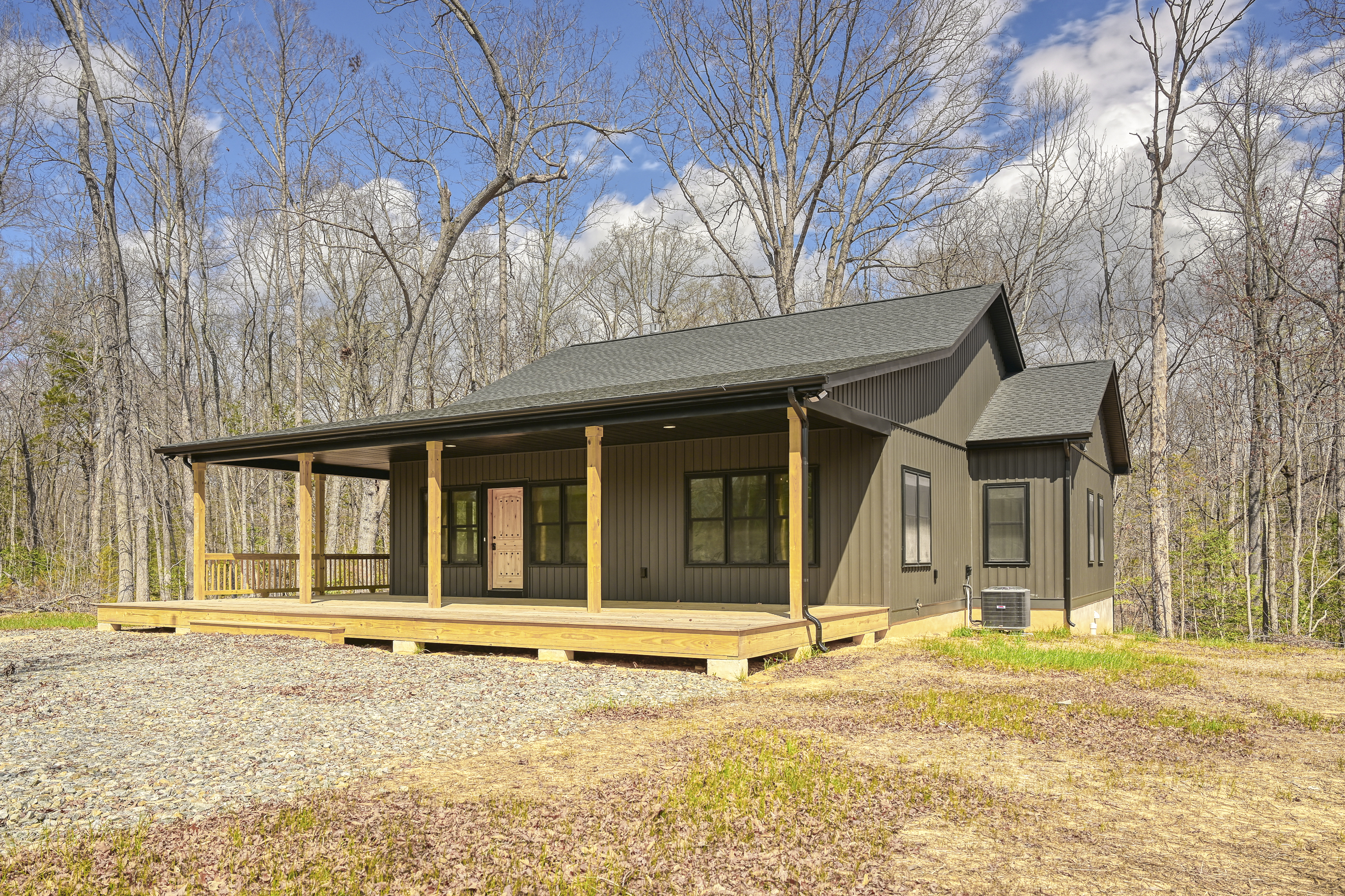  295 Equestrian Landing Trail, Bumpass, VA 23024 - 物件實景