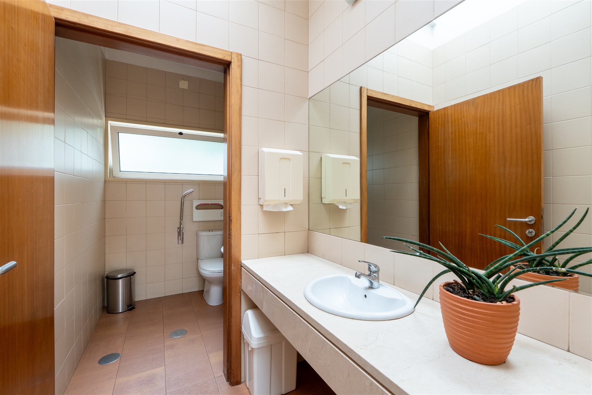  Detached house, 10 bedrooms, for Sale - 物件實景